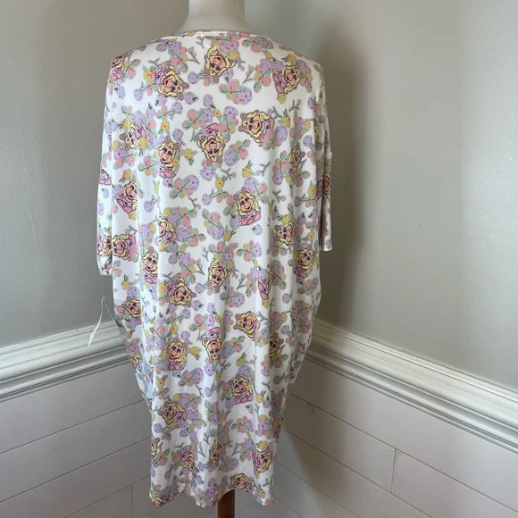 LuLaRoe Disney Miss Piggy & Floral Print Irma Top L FREE SHIP - Picture 3 of 5